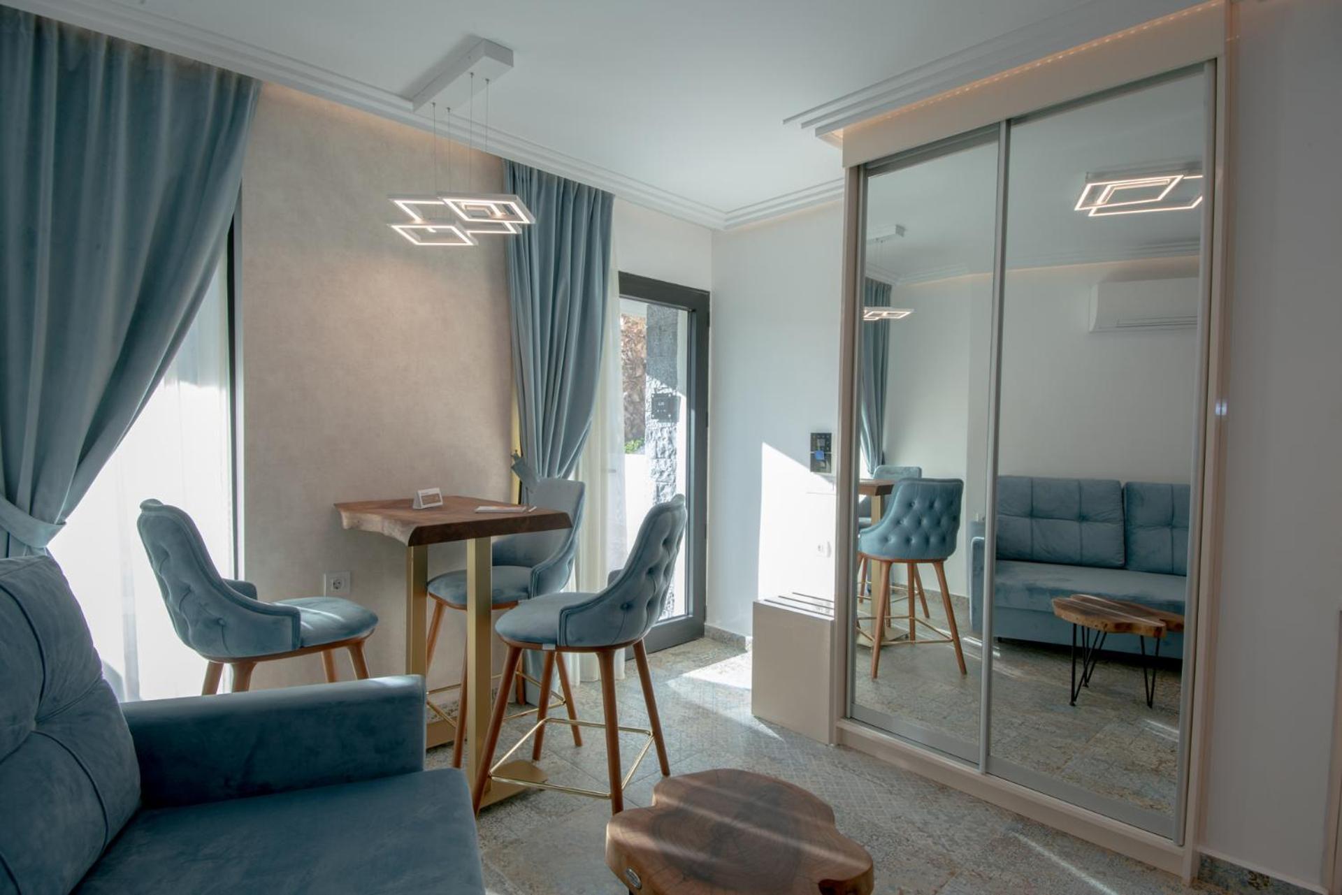 Lazar Lux Suites - Ammoudara Amoudara  객실 사진